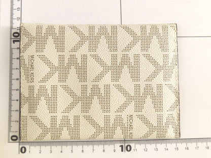 Michael Kors Michael Kors Leather Pouch I-1211 White