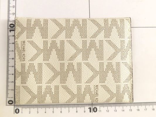 Michael Kors Michael Kors Leather Pouch I-1211 White
