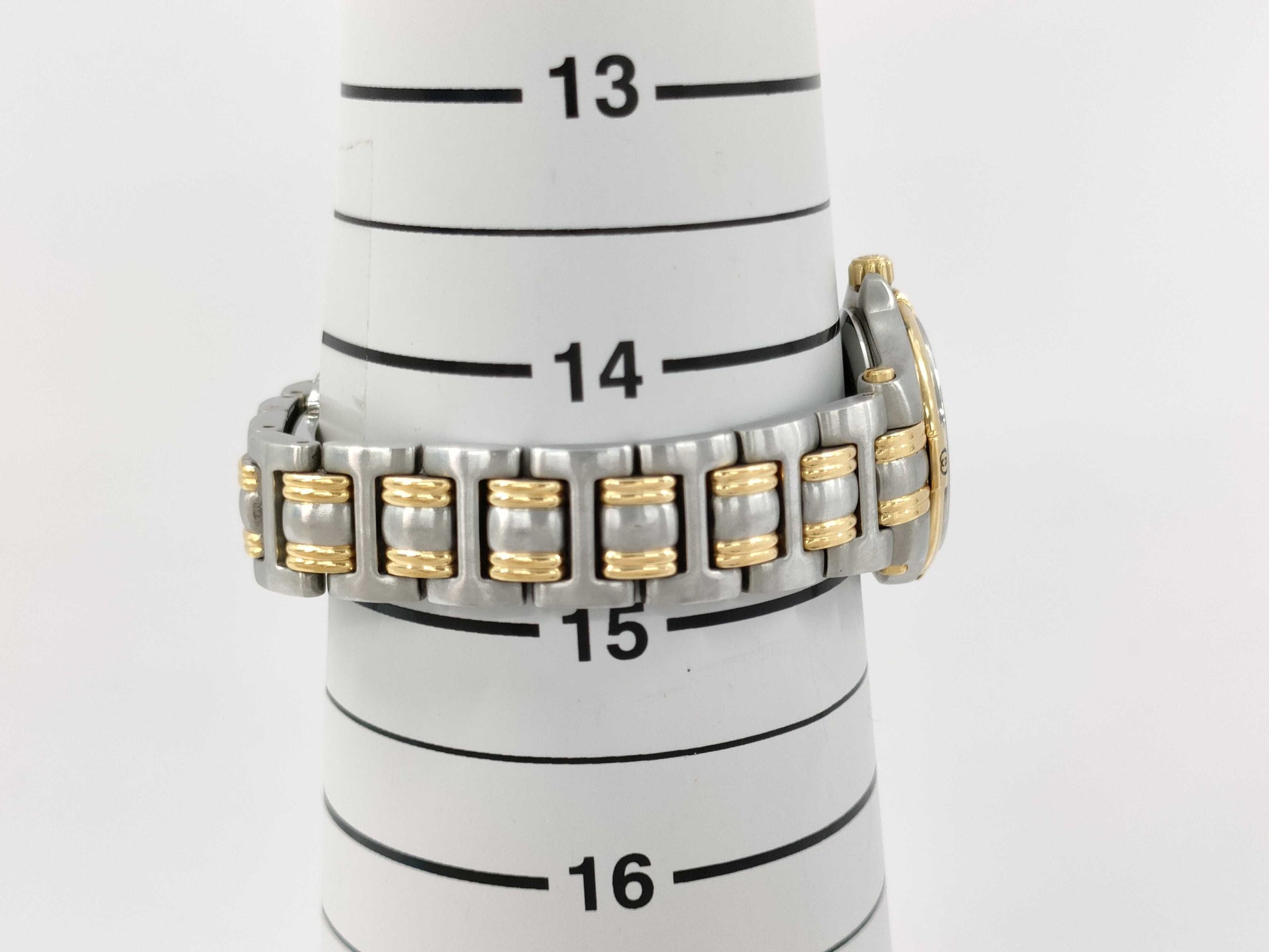 GUCCI 9040L 0018159 QZ Women's Watch, Not Working, No Operational Guarantee