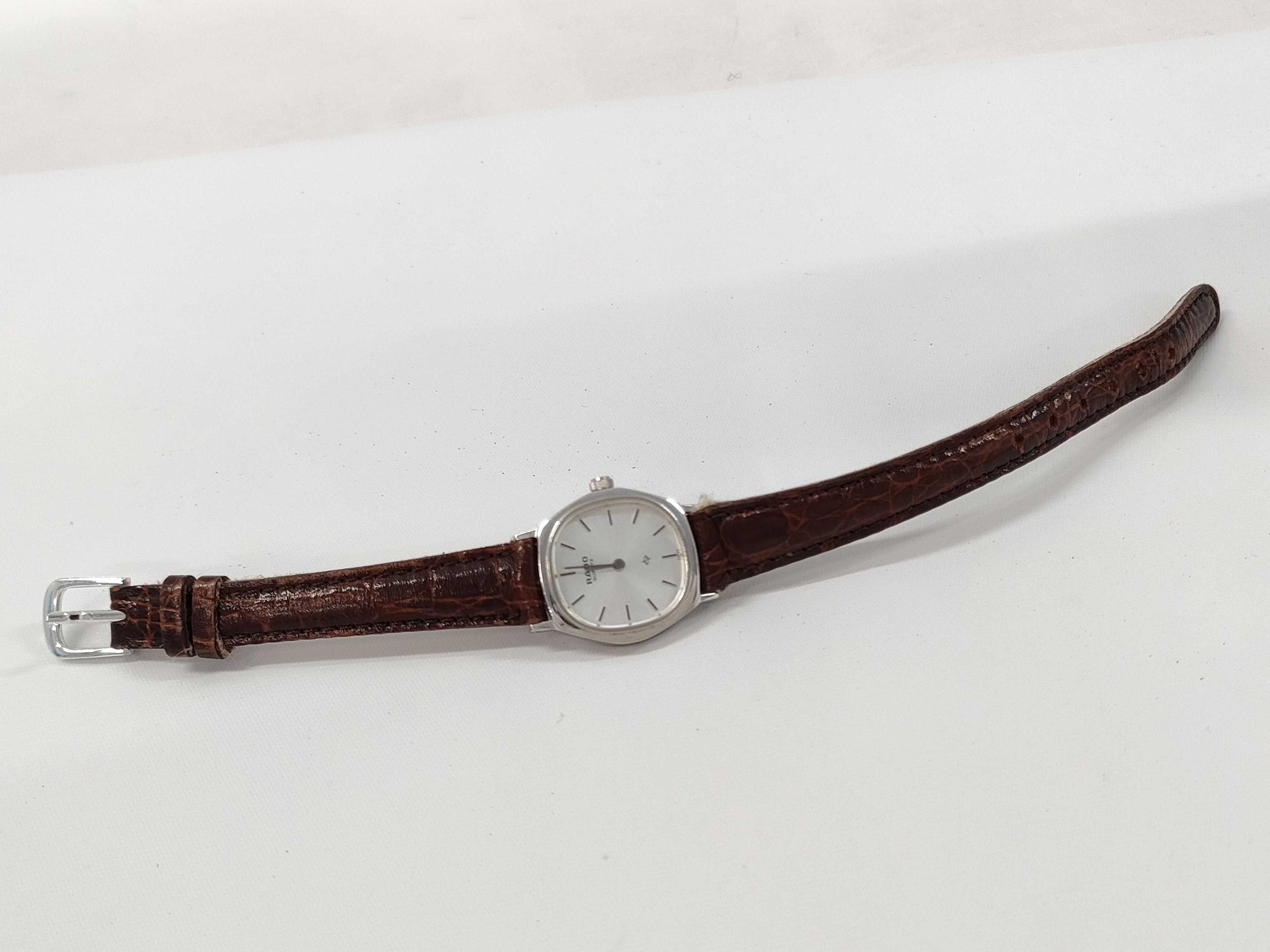 RADO 121.9507.2 K0410143 QZ Women's Watch 