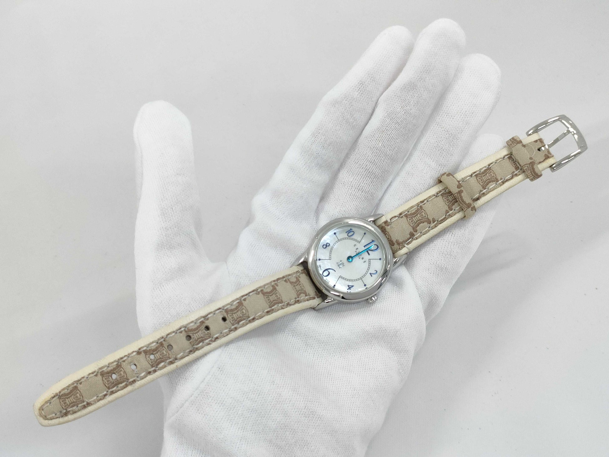 CELINE QZ Women's Watch with White Shell Dial, Not Working, No Operational Guarantee
