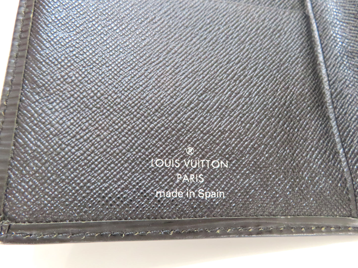 LOUIS VUITTON LV Epi Leather Porte-Chéquier Carte Credit M63732 CA0069 Wallet