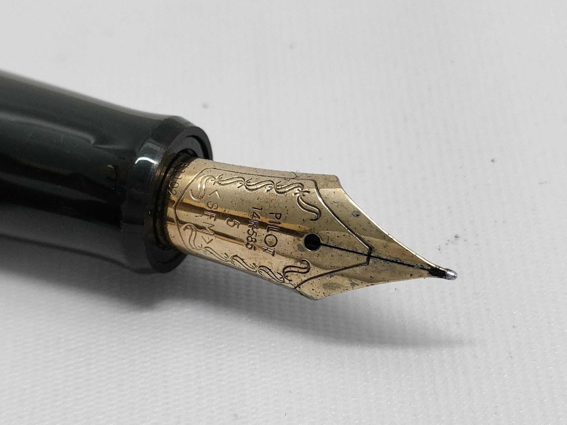 Pilot 14K585 Fountain Pen Pens & Fountain Pens