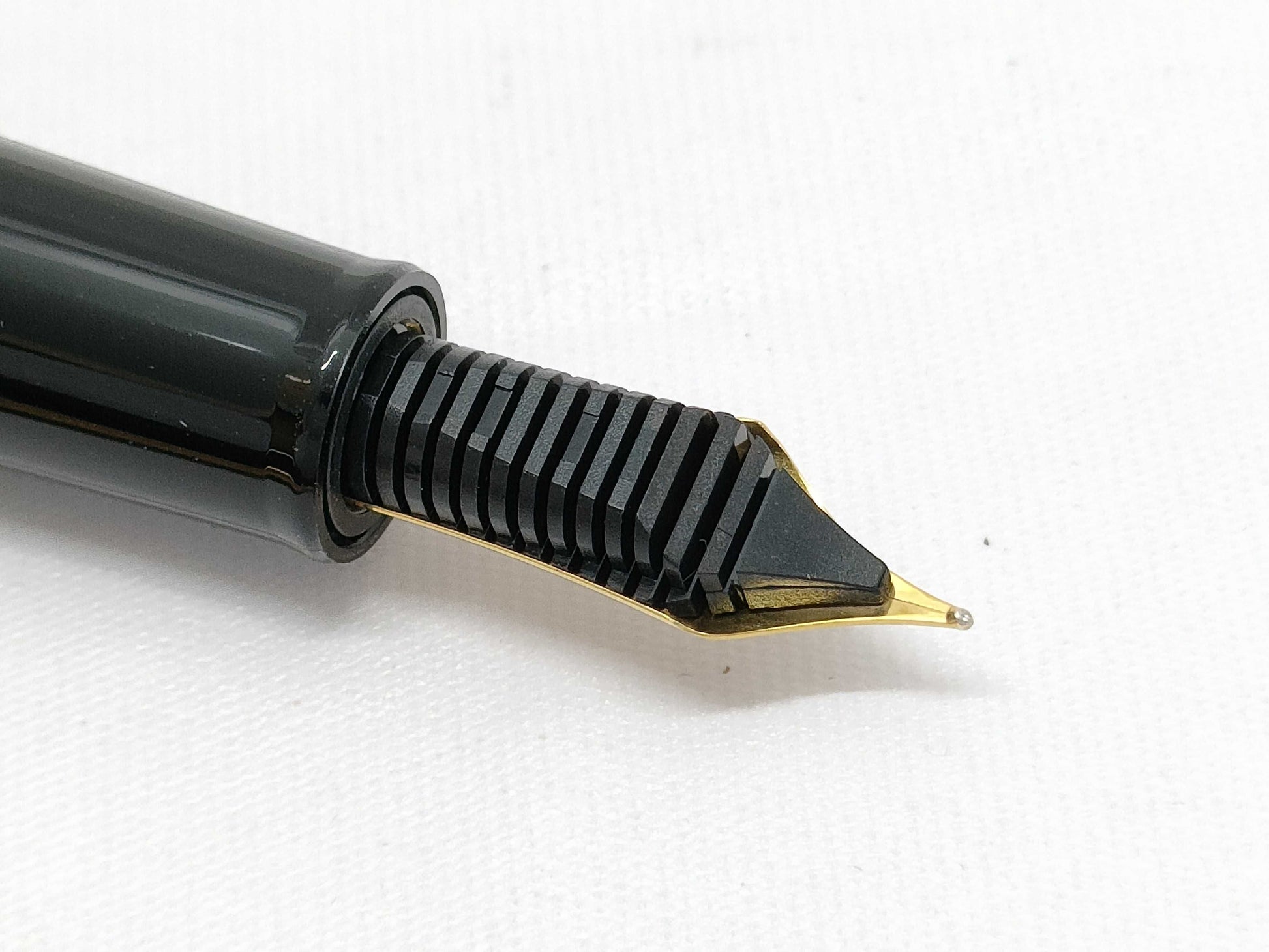 Sailor 14K585 Fountain Pen Pens & Fountain Pens