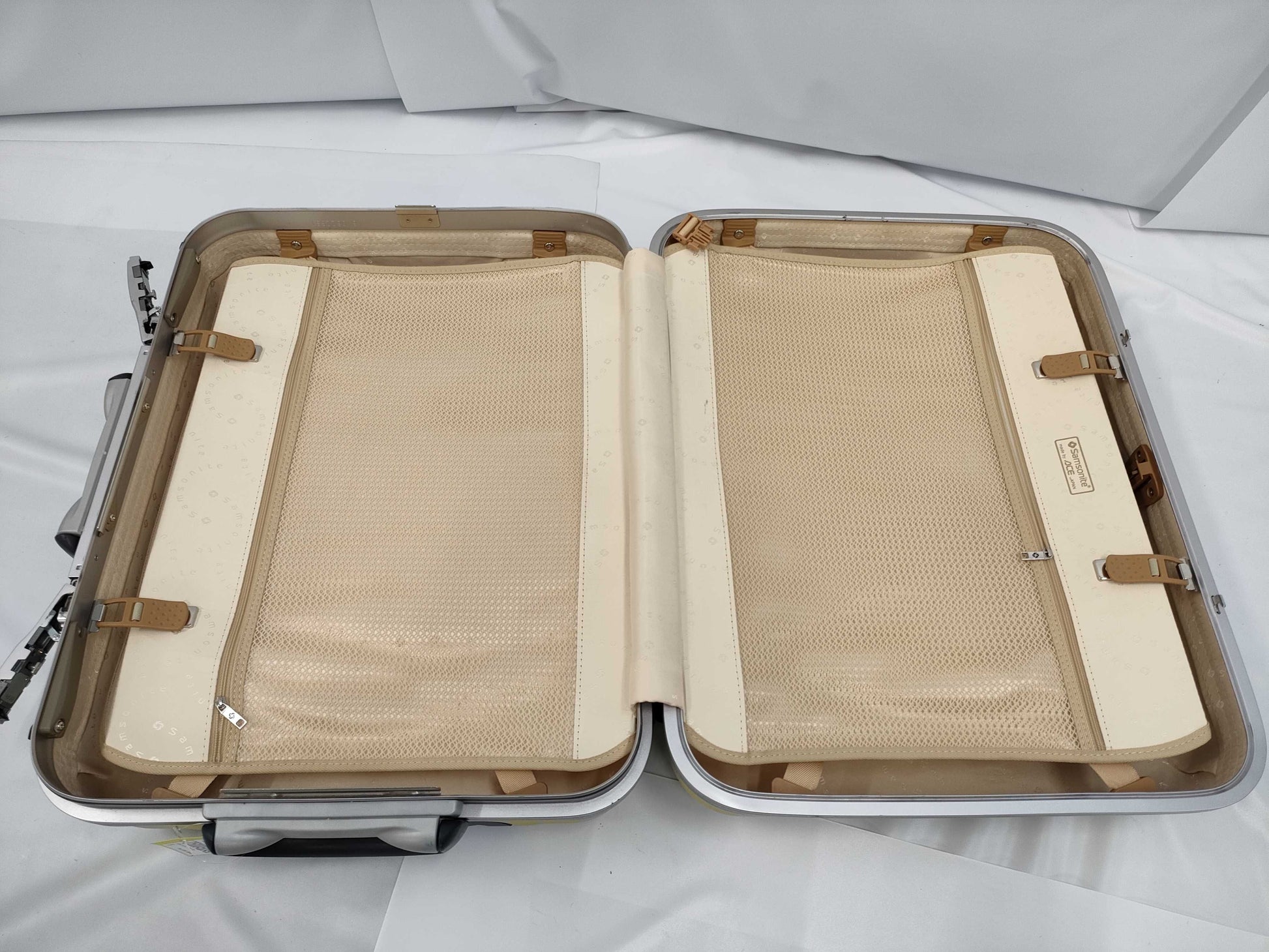 Samsonite Ace Carbon Suitcase, Yellow