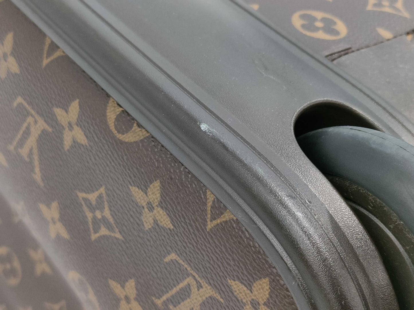 LOUIS VUITTON LV Monogram Eole 60 M23202 FL1019 Suitcase