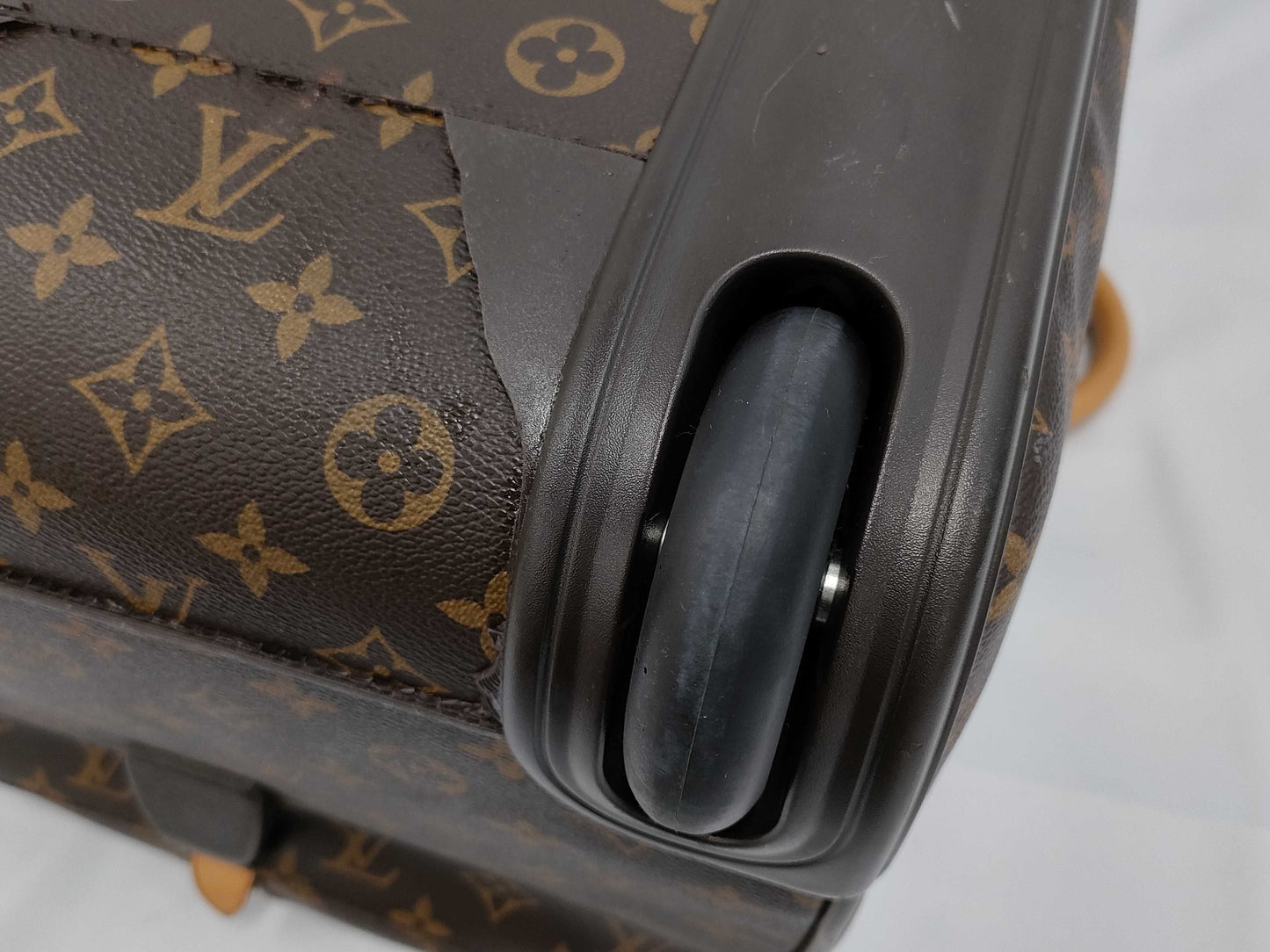 LOUIS VUITTON LV Monogram Eole 60 M23202 FL1019 Suitcase