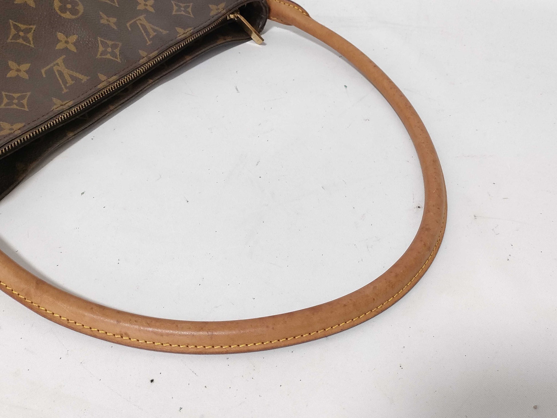 LOUIS VUITTON M51145 Monogram LV Monogram Looping GM M51145 MI1010 Shoulder Bag