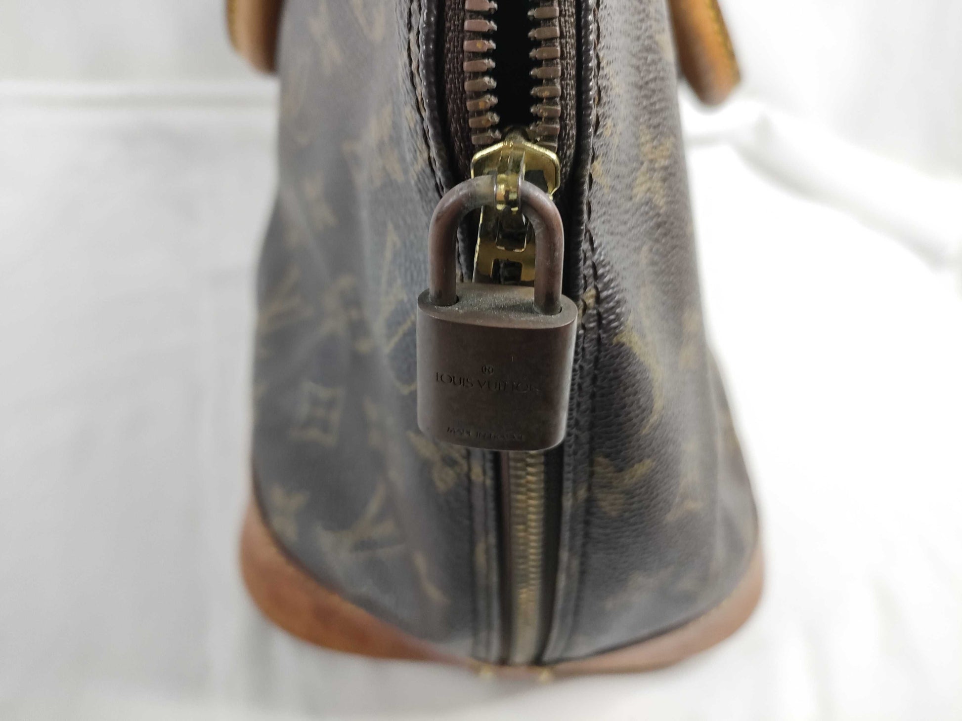 LOUIS VUITTON M53151 Monogram LV Monogram Alma PM M53151 VI1924 Handbag
