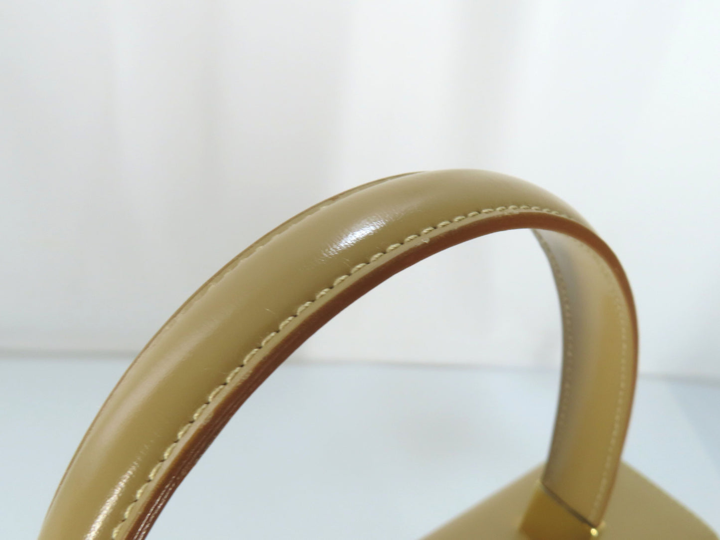 Salvatore Ferragamo Gancini Leather 2-Way Handbag AF-21 0290 Beige