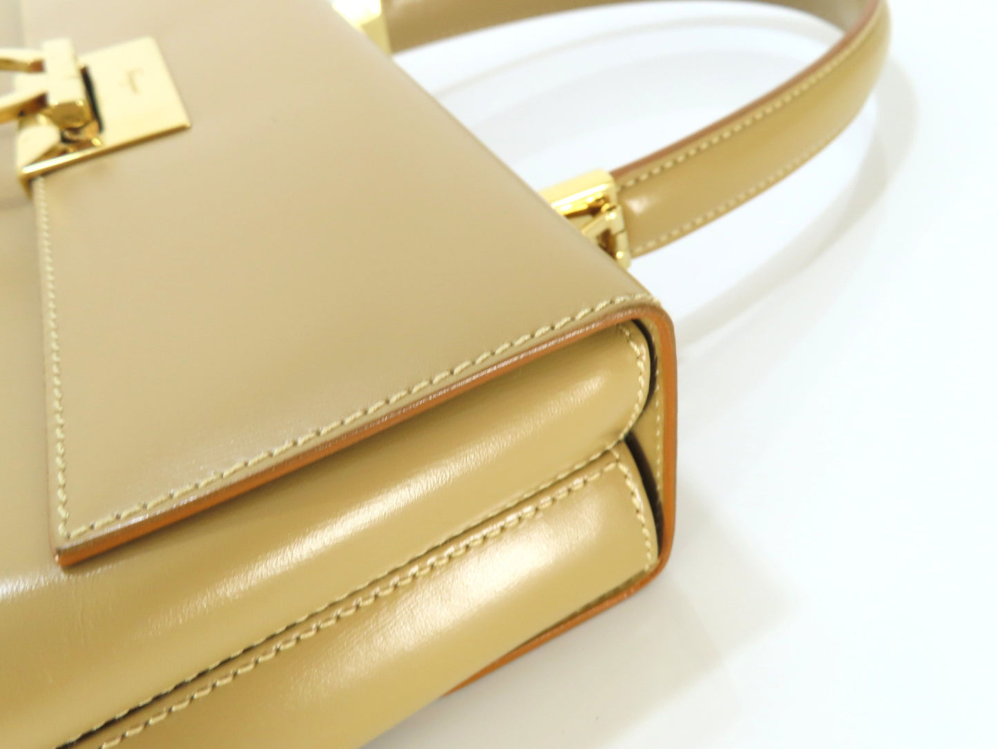 Salvatore Ferragamo Gancini Leather 2-Way Handbag AF-21 0290 Beige