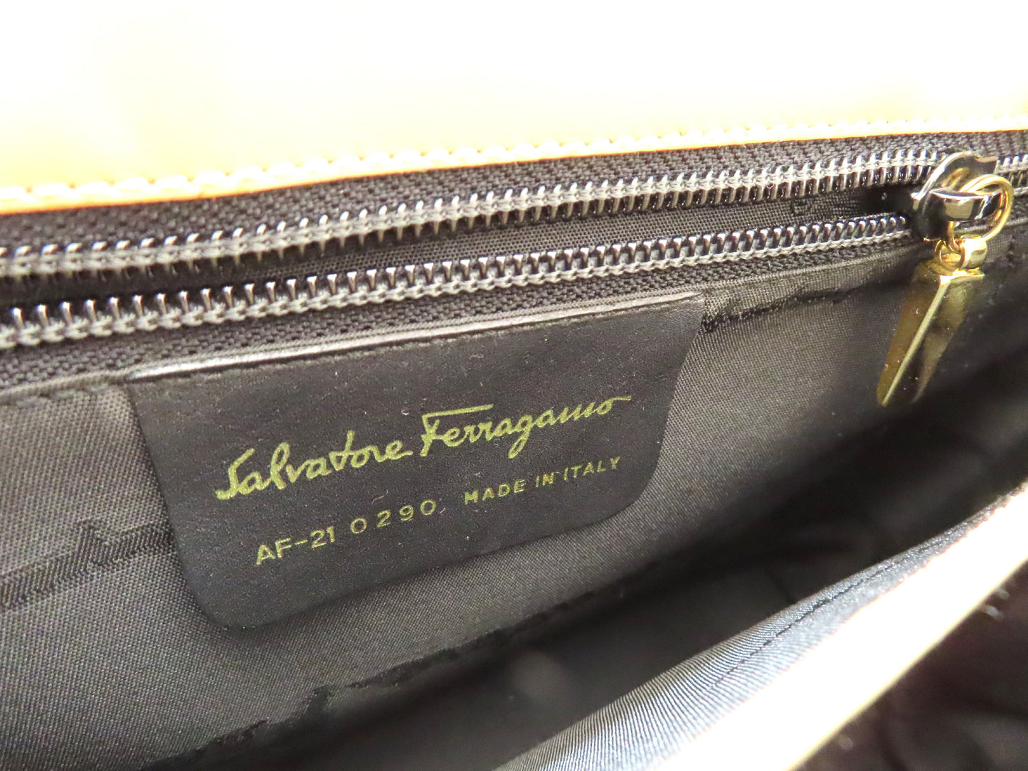 Salvatore Ferragamo Gancini Leather 2-Way Handbag AF-21 0290 Beige