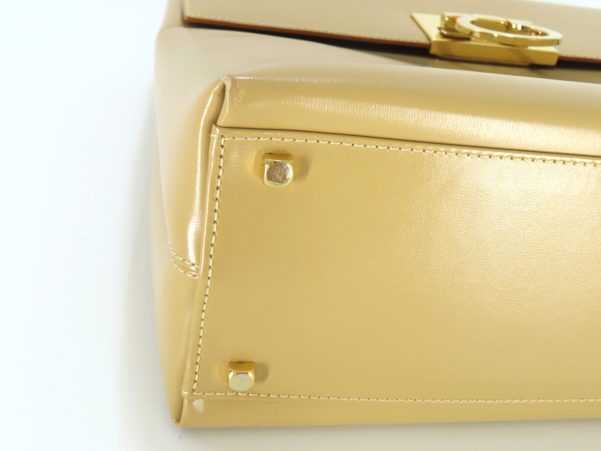 Salvatore Ferragamo Gancini Leather 2-Way Handbag AF-21 0290 Beige