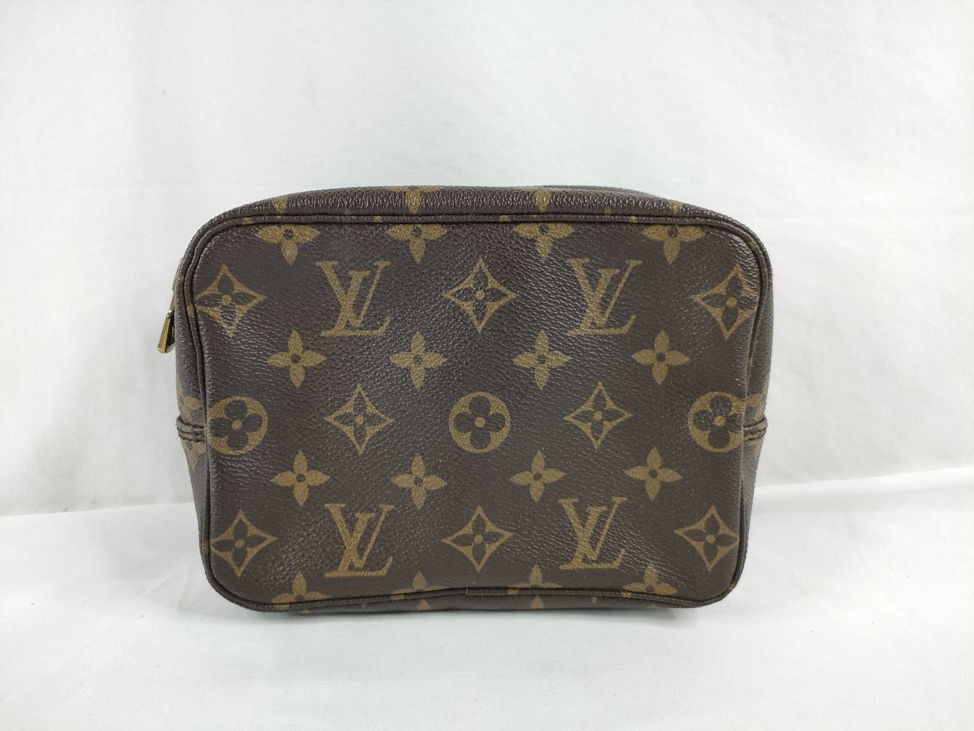 LOUIS VUITTON M47526 Monogram LV Monogram True Towel 18 M47526 864TH Pouch