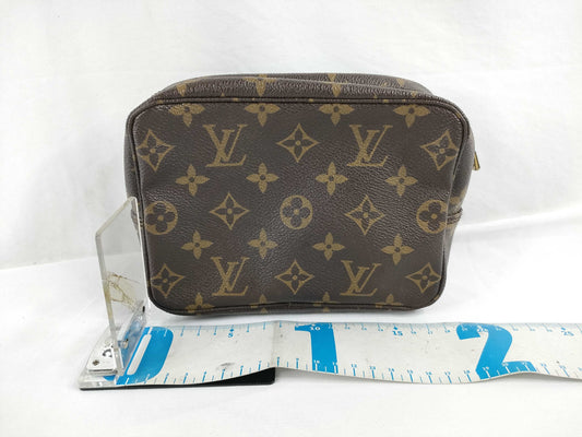 LOUIS VUITTON M47526 Monogram LV Monogram True Towel 18 M47526 864TH Pouch