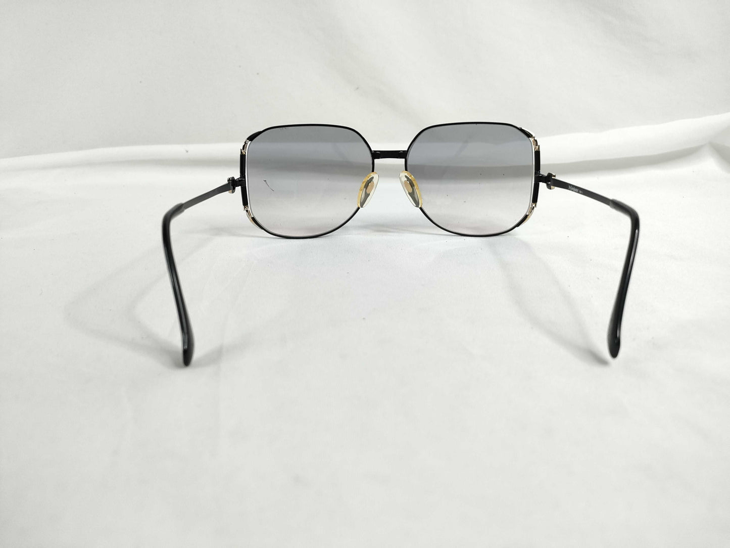  Yves Saint Laurent Metal and Plastic Sunglasses 31-8601 Black Sunglasses/Eyeglasses
