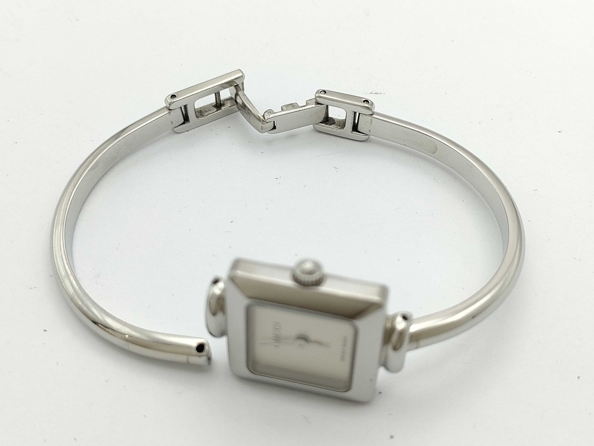 GUCCI Bangle Watch 1900L 0106390 Quartz Silver Dial Non-Working/No Operational Guarantee Women's Watch