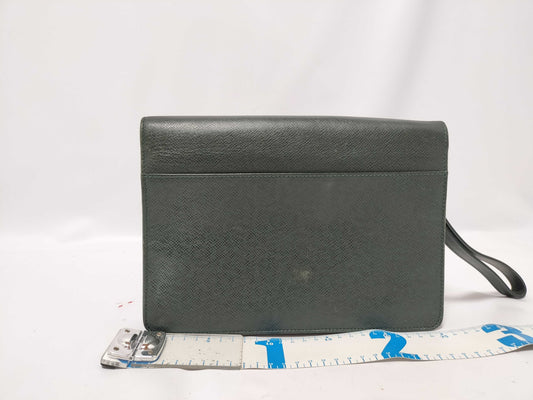 LOUIS VUITTON M30194 Taiga LV Taiga Pochette Clado M30194 Second Bag