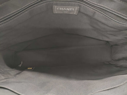 CHANEL Caviar Skin Chain Tote Bag