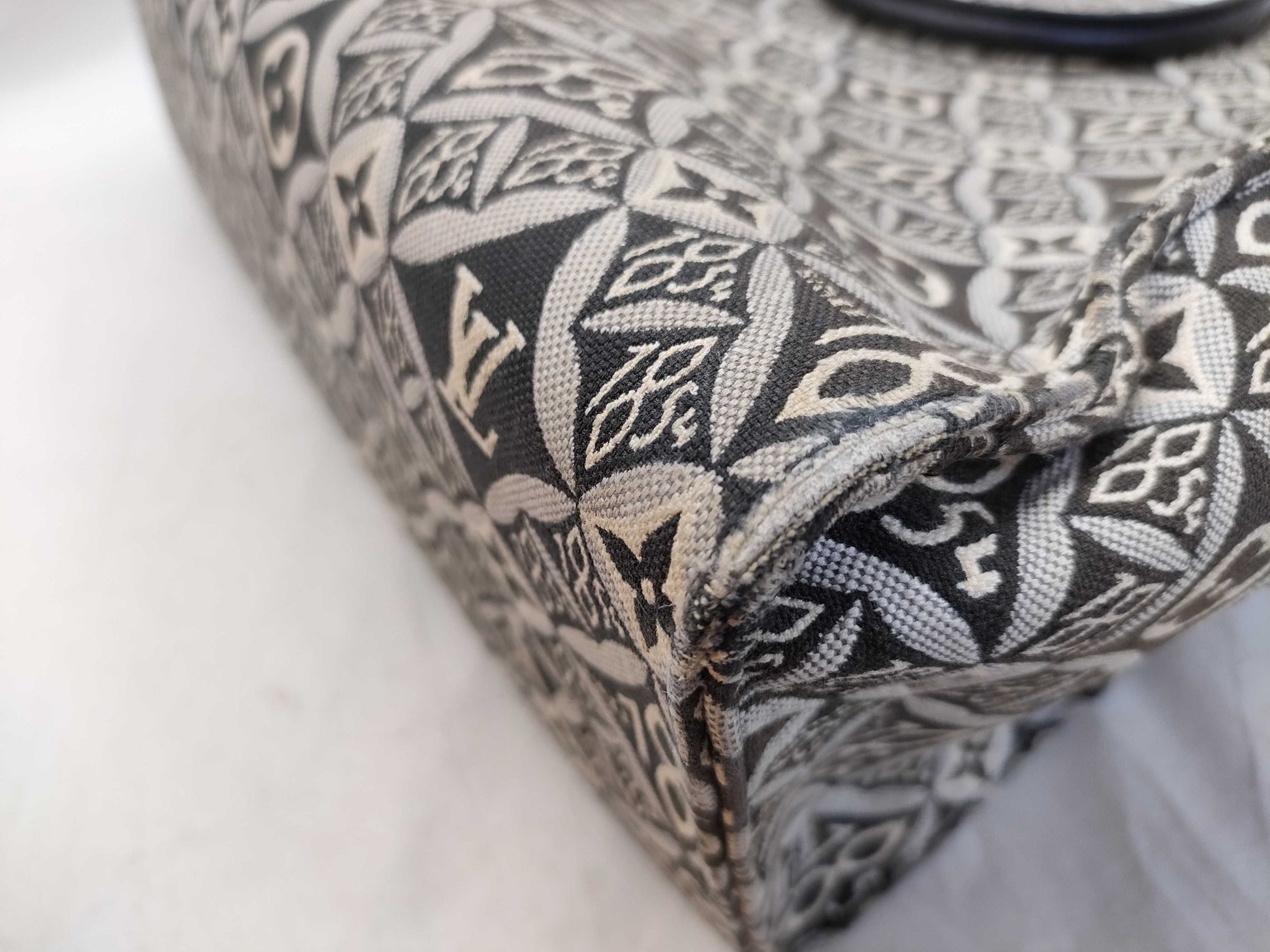 LOUIS VUITTON LV On the Go GM Monogram Jacquard Tote Bag