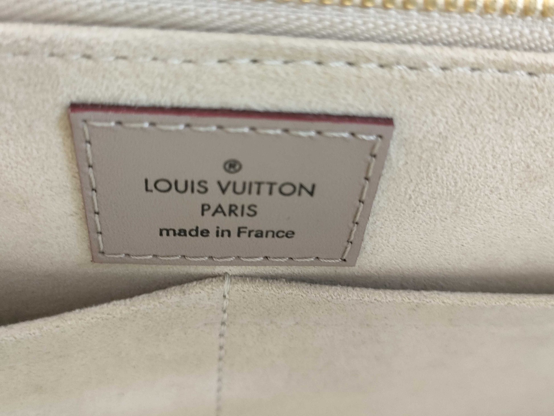 LOUIS VUITTON Very Tote MM RFID Tote Bag