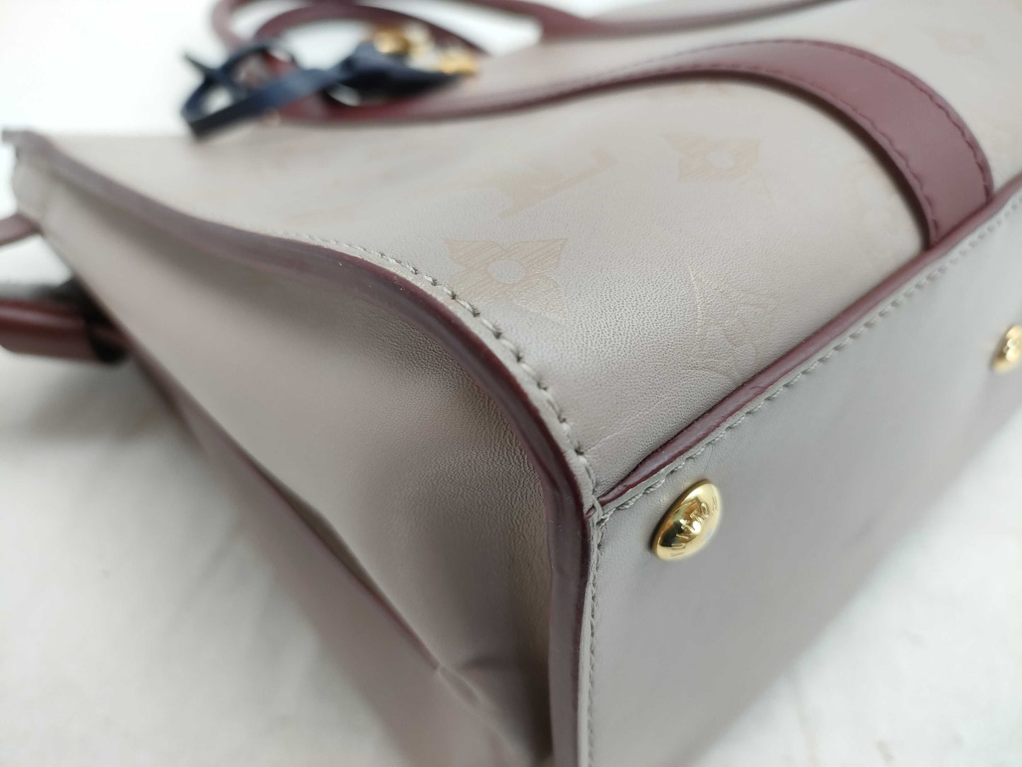 LOUIS VUITTON Very Tote MM RFID Tote Bag