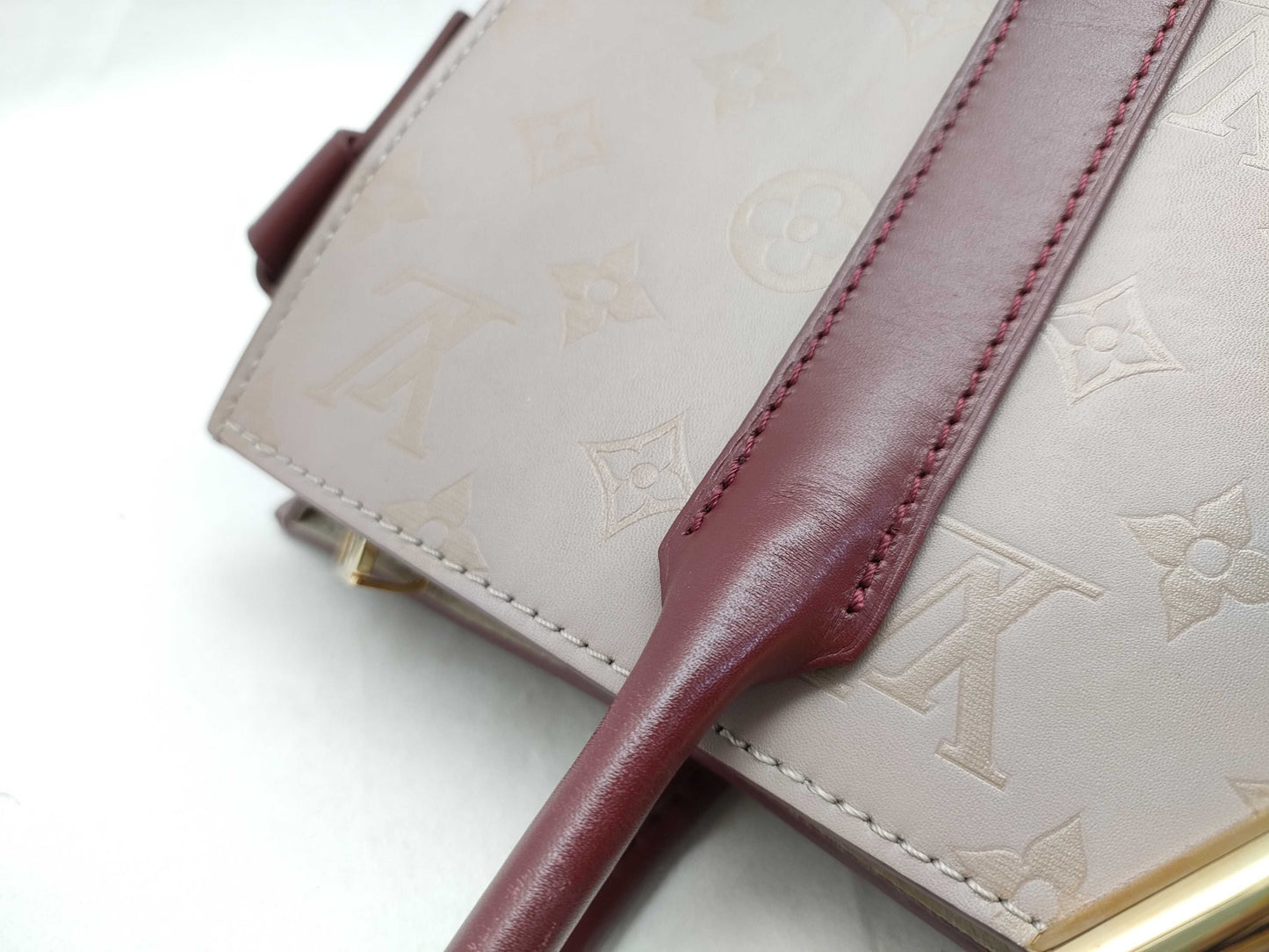 LOUIS VUITTON Very Tote MM RFID Tote Bag