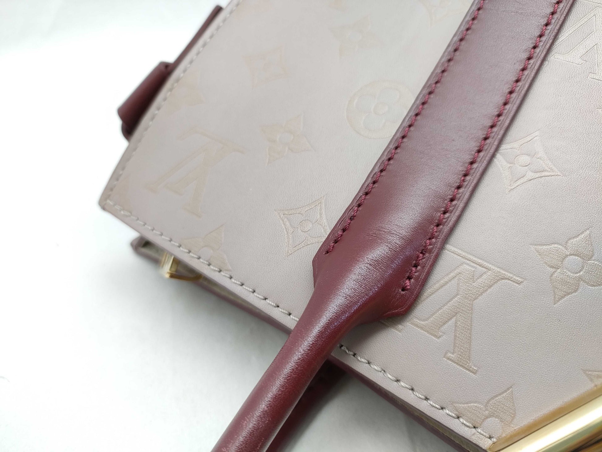 LOUIS VUITTON Very Tote MM RFID Tote Bag