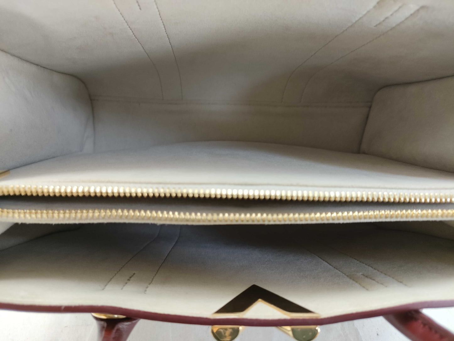 LOUIS VUITTON Very Tote MM RFID Tote Bag