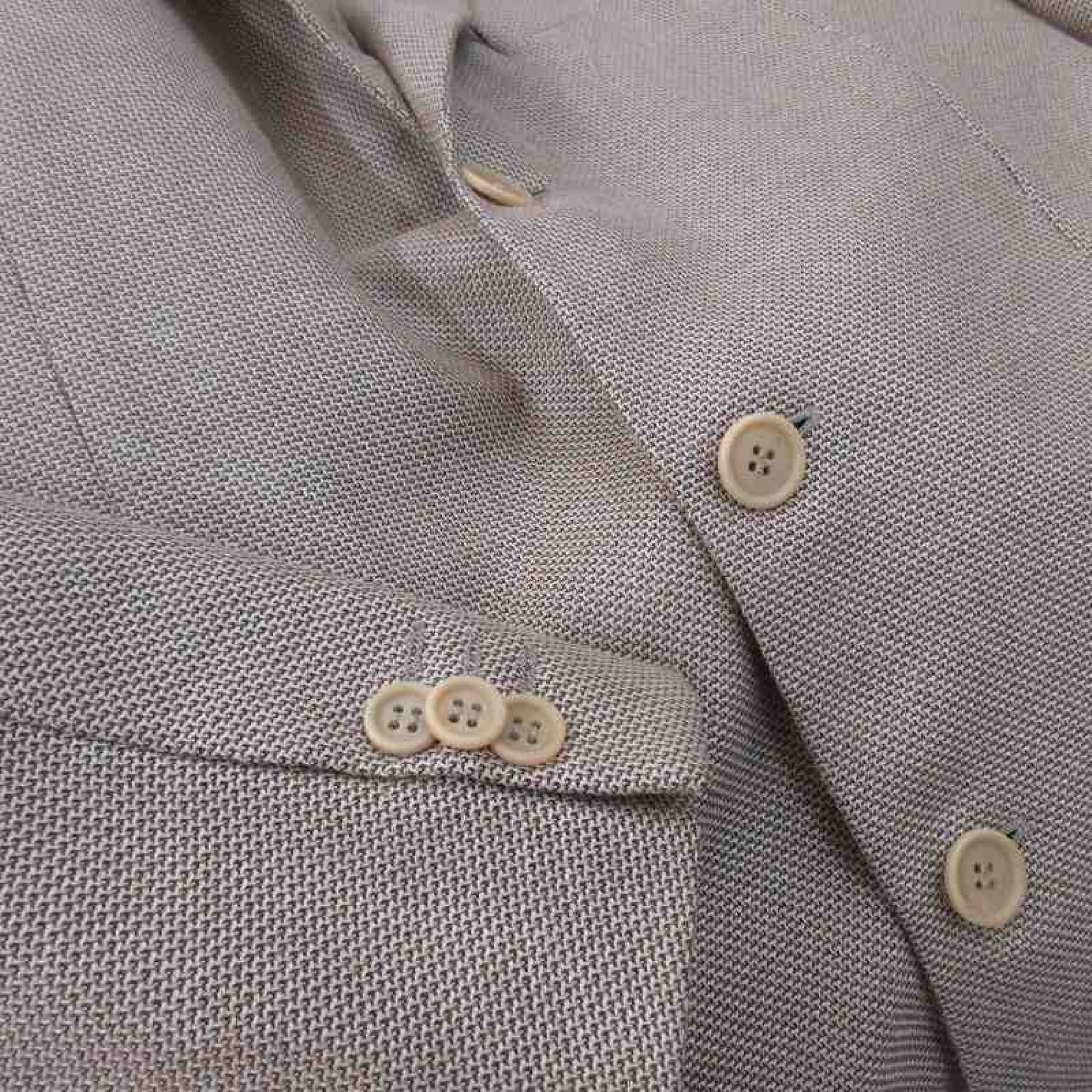 GIORGIO ARMANI Giorgio Armani GIORGIO ARMANI Tailored Jacket 3B Fully Lined Beige Wool Silk Size 52 Giorgio Armani Japan Co., Ltd. Size 52 Jacket