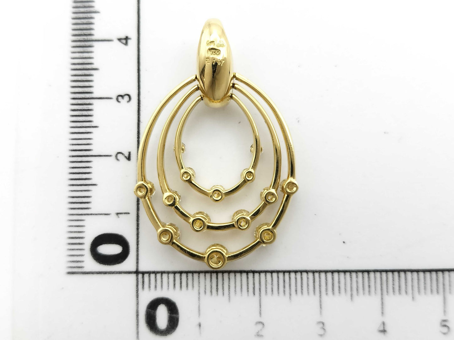 Queen Diamond YG 750 10.1g Pendant Top 