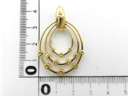 Queen Diamond YG 750 10.1g Pendant Top 