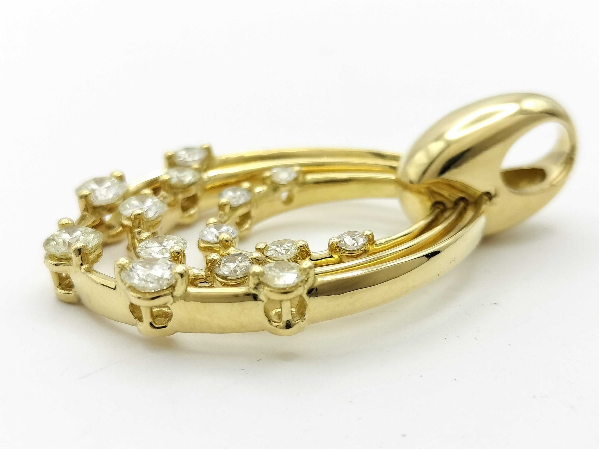 Queen Diamond YG 750 10.1g Pendant Top 
