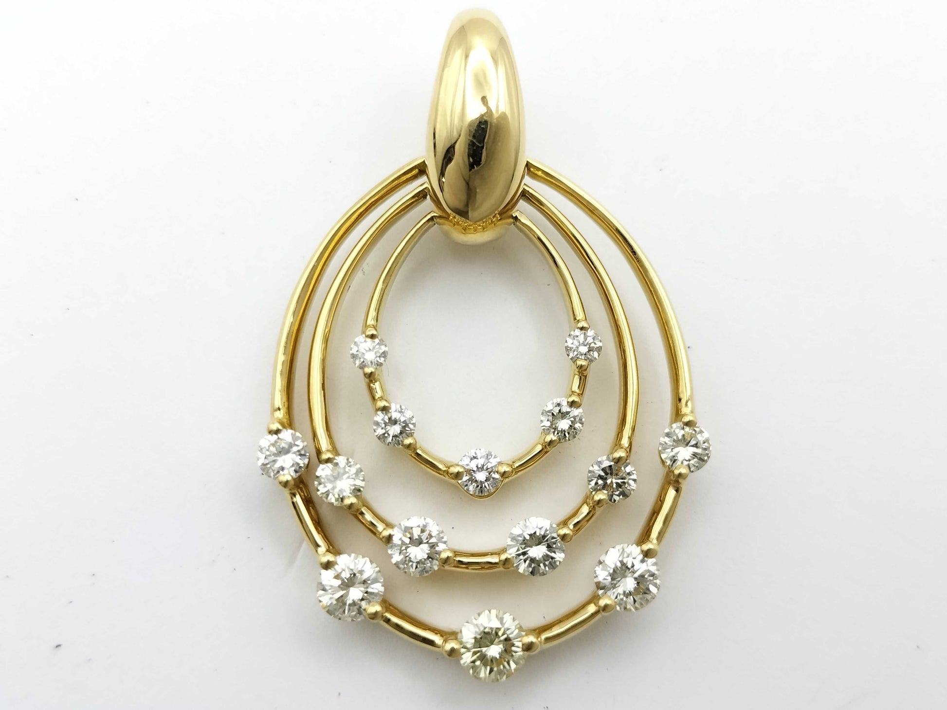 Queen Diamond YG 750 10.1g Pendant Top 