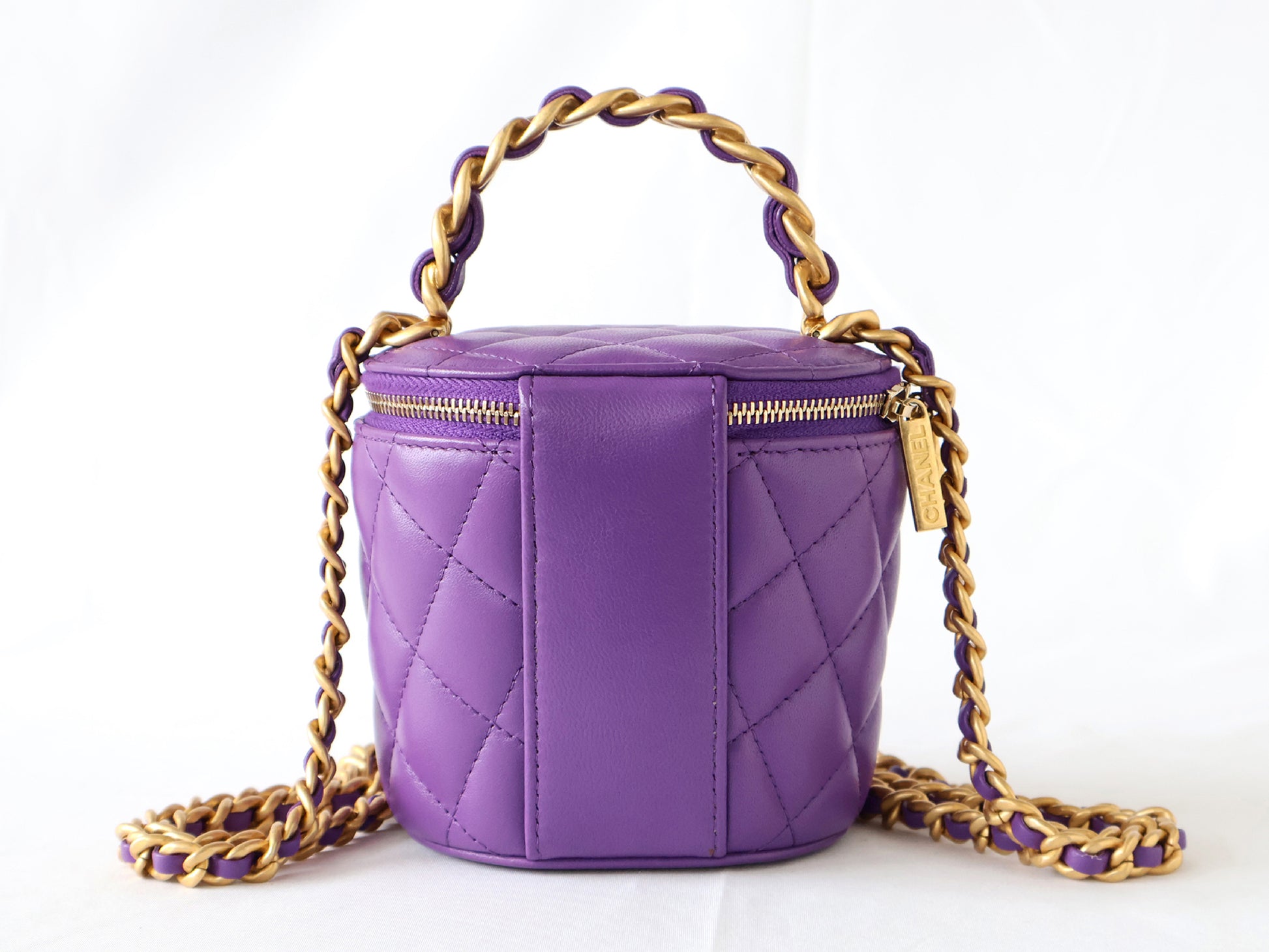 CHANEL Matelasse Lambskin Vanity Bag with Plaque, 2-Way Chain Shoulder Bag, Purple