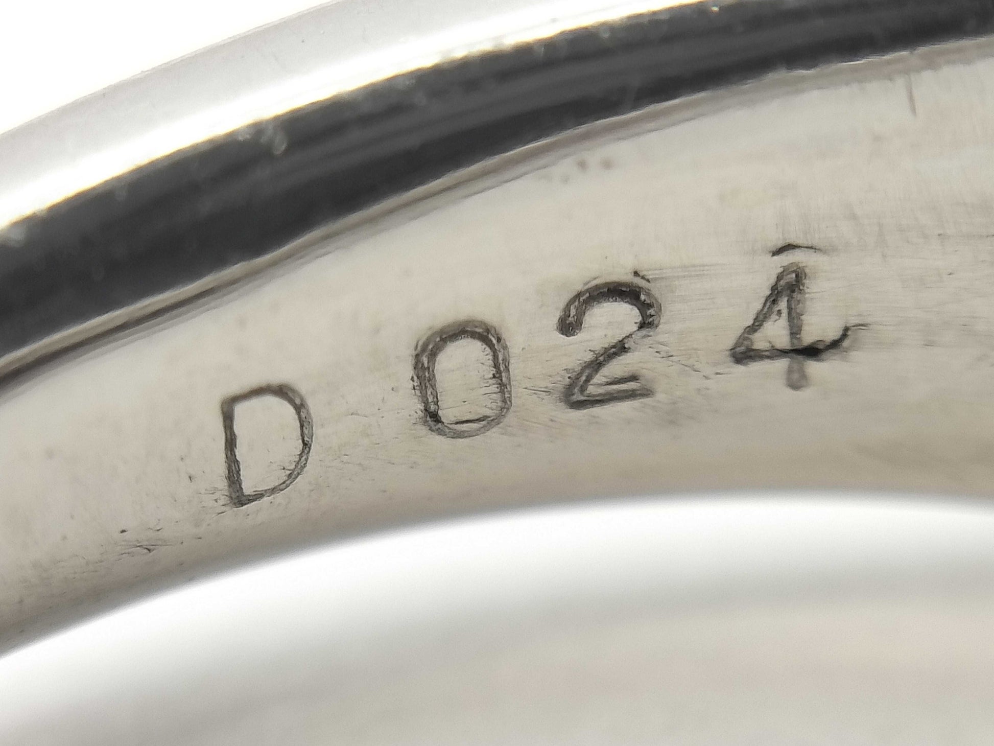 R2.28ct D0.24ct PT900 9.1g Ring 