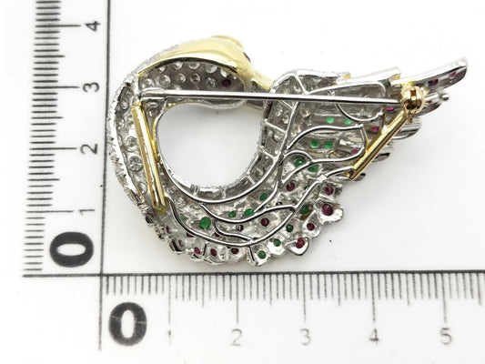 Swan motif brooch with ruby, emerald and diamond in 18K gold, 18.9g 