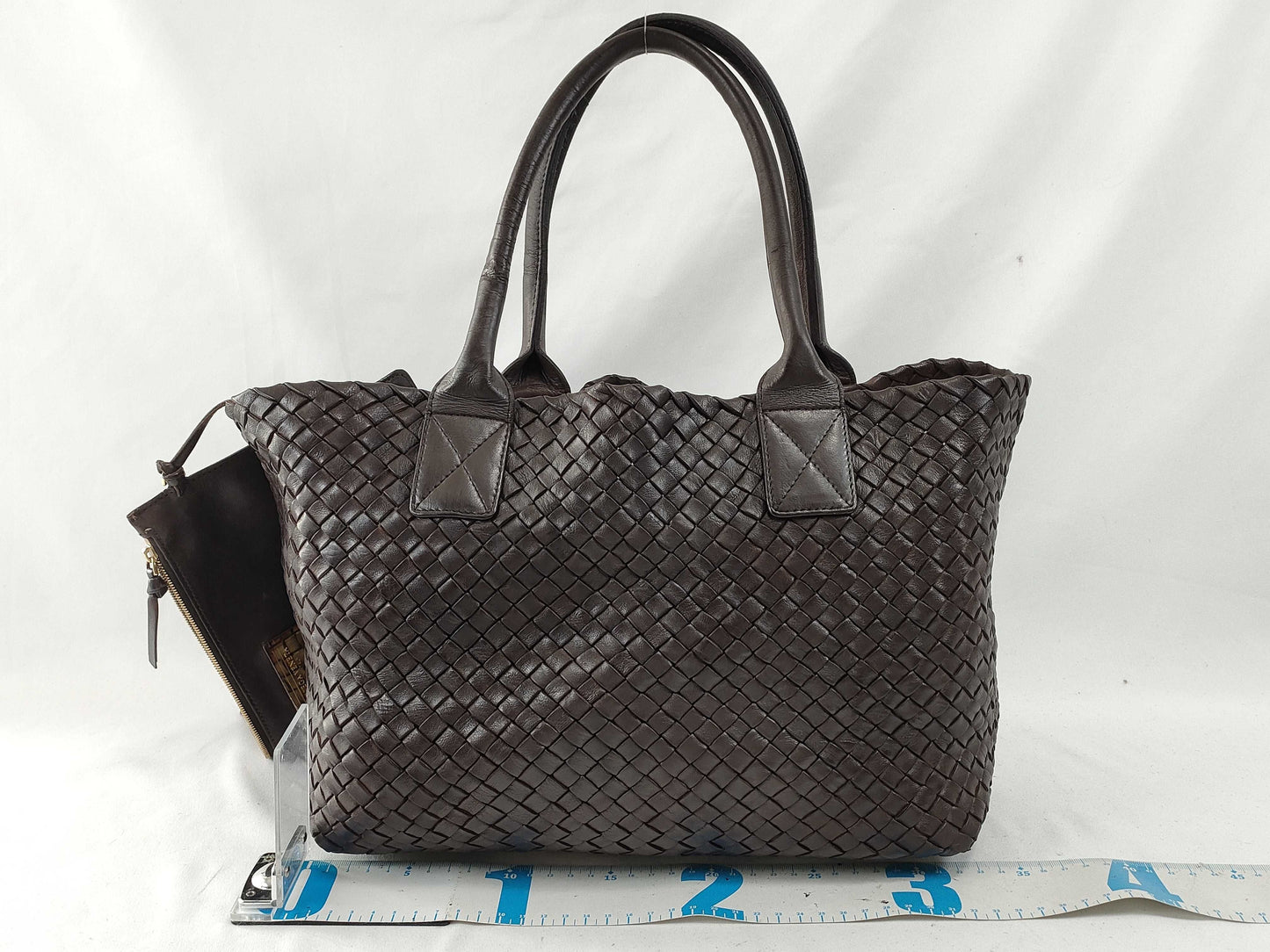 BOTTEGA VENETA Intrecciato Bottega Cabas Intrecciato Tote Bag with Pouch