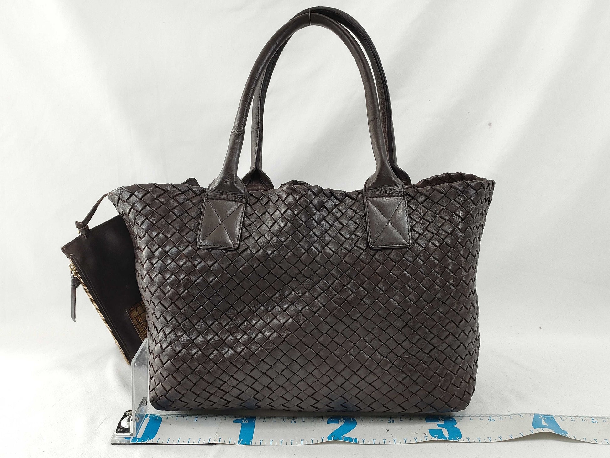 BOTTEGA VENETA Intrecciato Bottega Cabas Intrecciato Tote Bag with Pouch