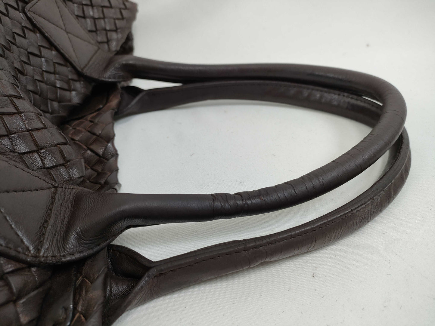 BOTTEGA VENETA Intrecciato Bottega Cabas Intrecciato Tote Bag with Pouch