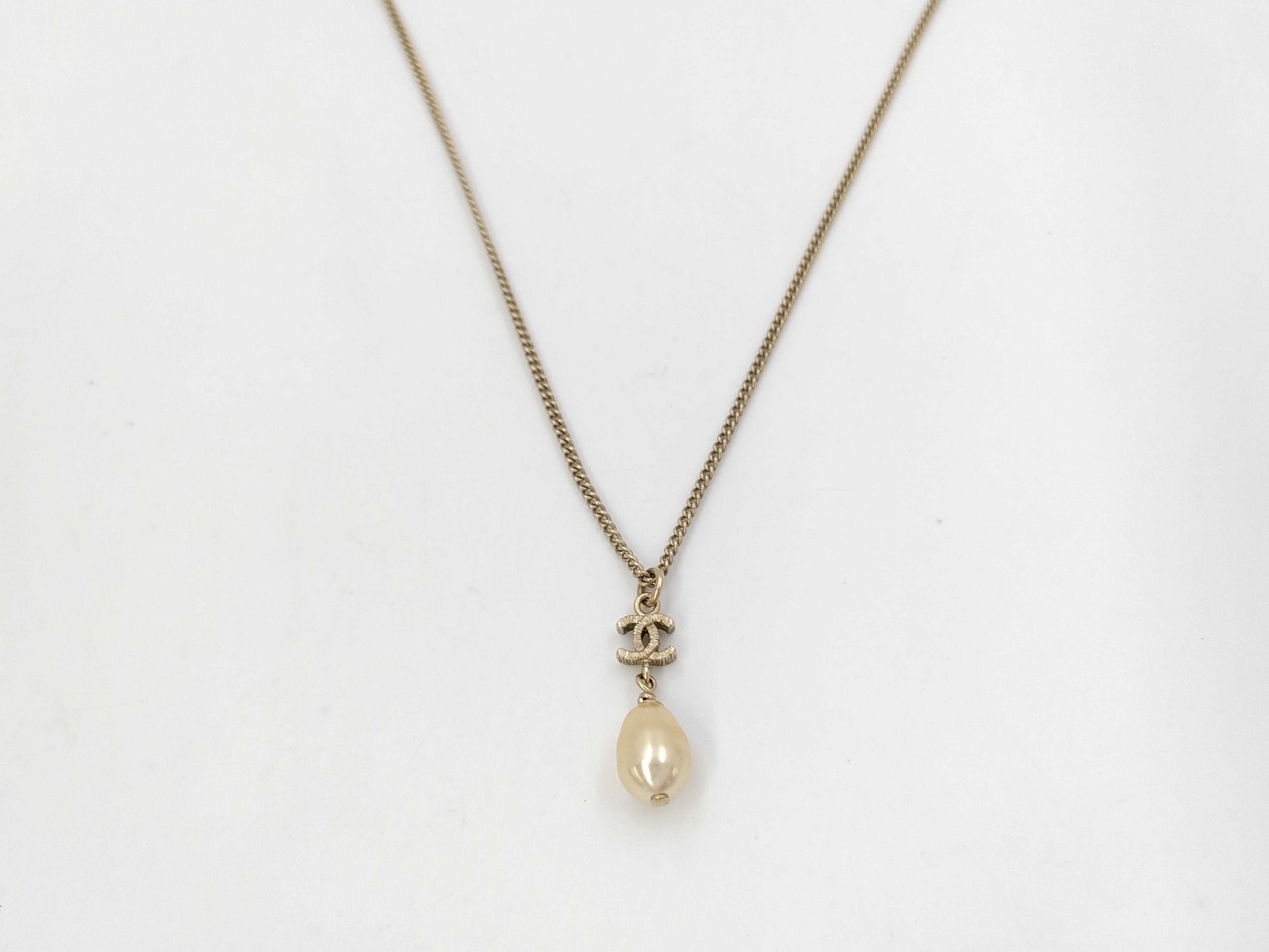 CHANEL Coco Mark Pearl B12C Necklace