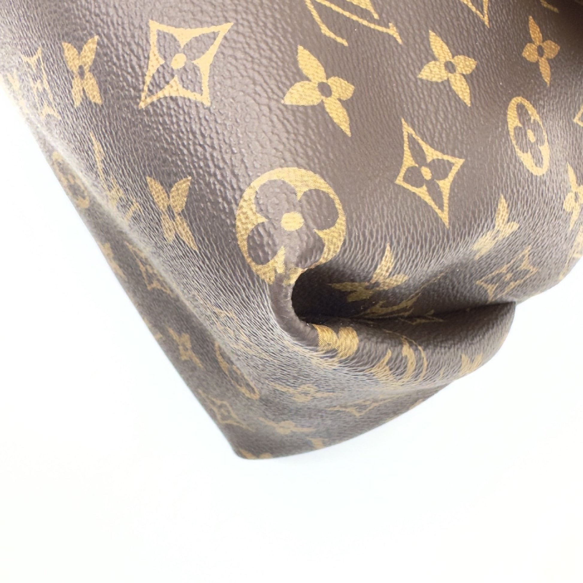 LOUIS VUITTON Monogram Beauvre MM Shoulder Bag
