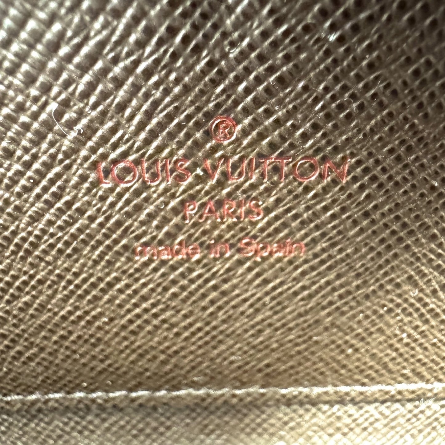 LOUIS VUITTON Damier Zippy Wallet