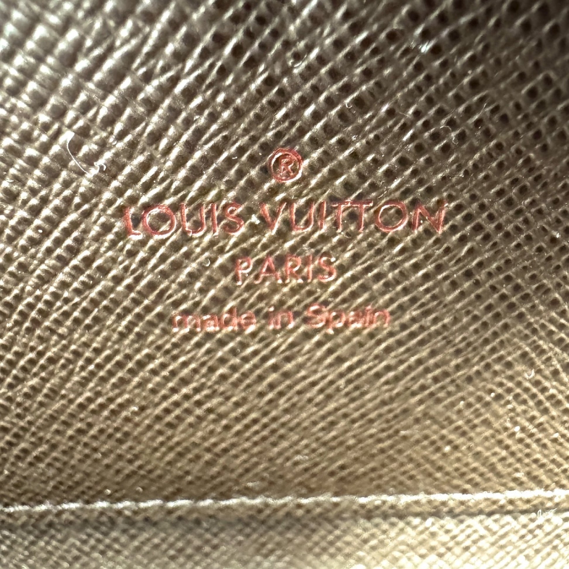LOUIS VUITTON Damier Zippy Wallet