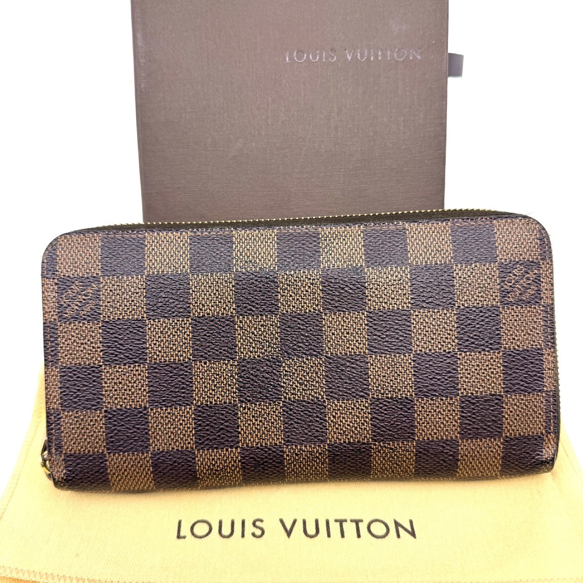 LOUIS VUITTON Damier Zippy Wallet