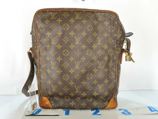 LOUIS VUITTON Monogram Louis Vuitton Amazon Monogram Shoulder Bag