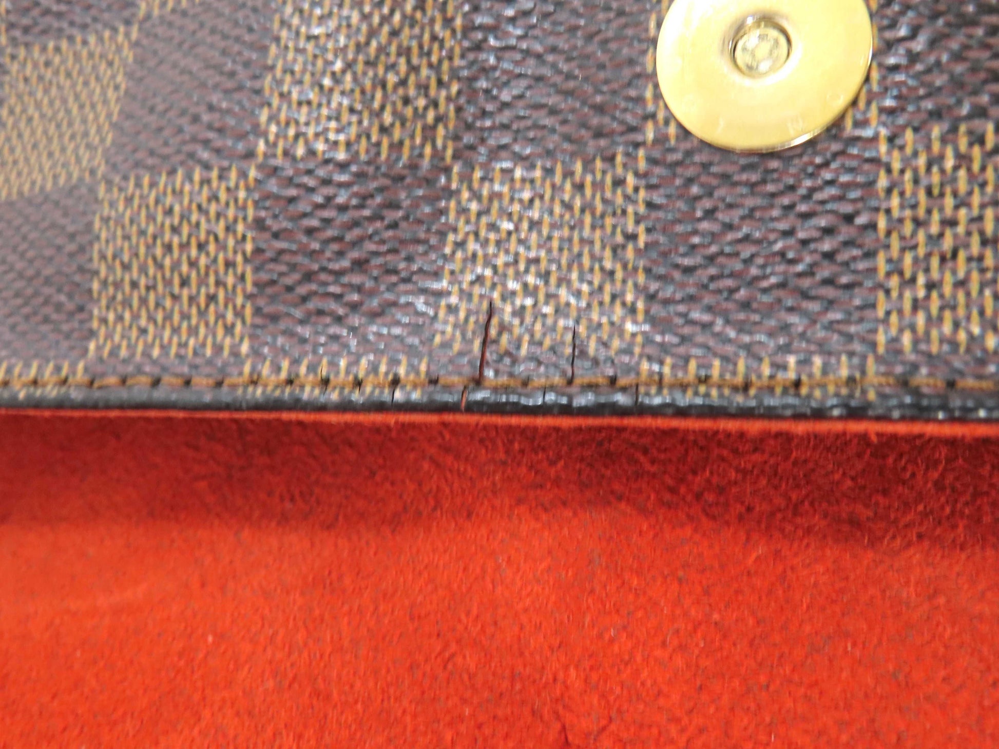 LOUIS VUITTON Damier Louis Vuitton Damier Recollector Bag