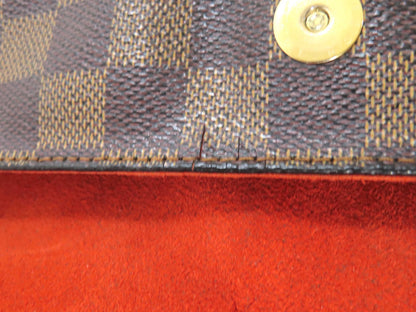 LOUIS VUITTON Damier Louis Vuitton Damier Recollector Bag