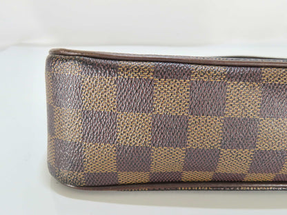 LOUIS VUITTON Damier Louis Vuitton Damier Recollector Bag