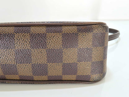 LOUIS VUITTON Damier Louis Vuitton Damier Recollector Bag